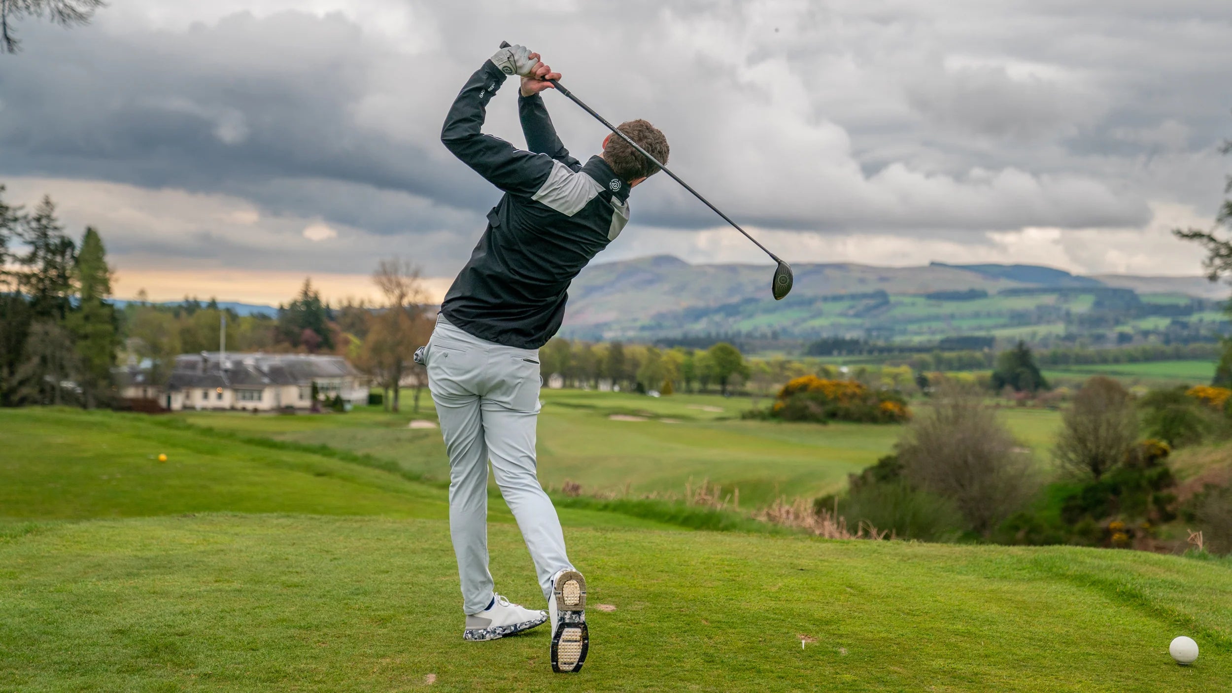 10 tips for improving your golf swing