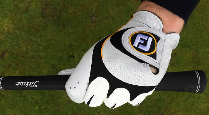 write a blog about The Benefits of a Breathable Golf Glove