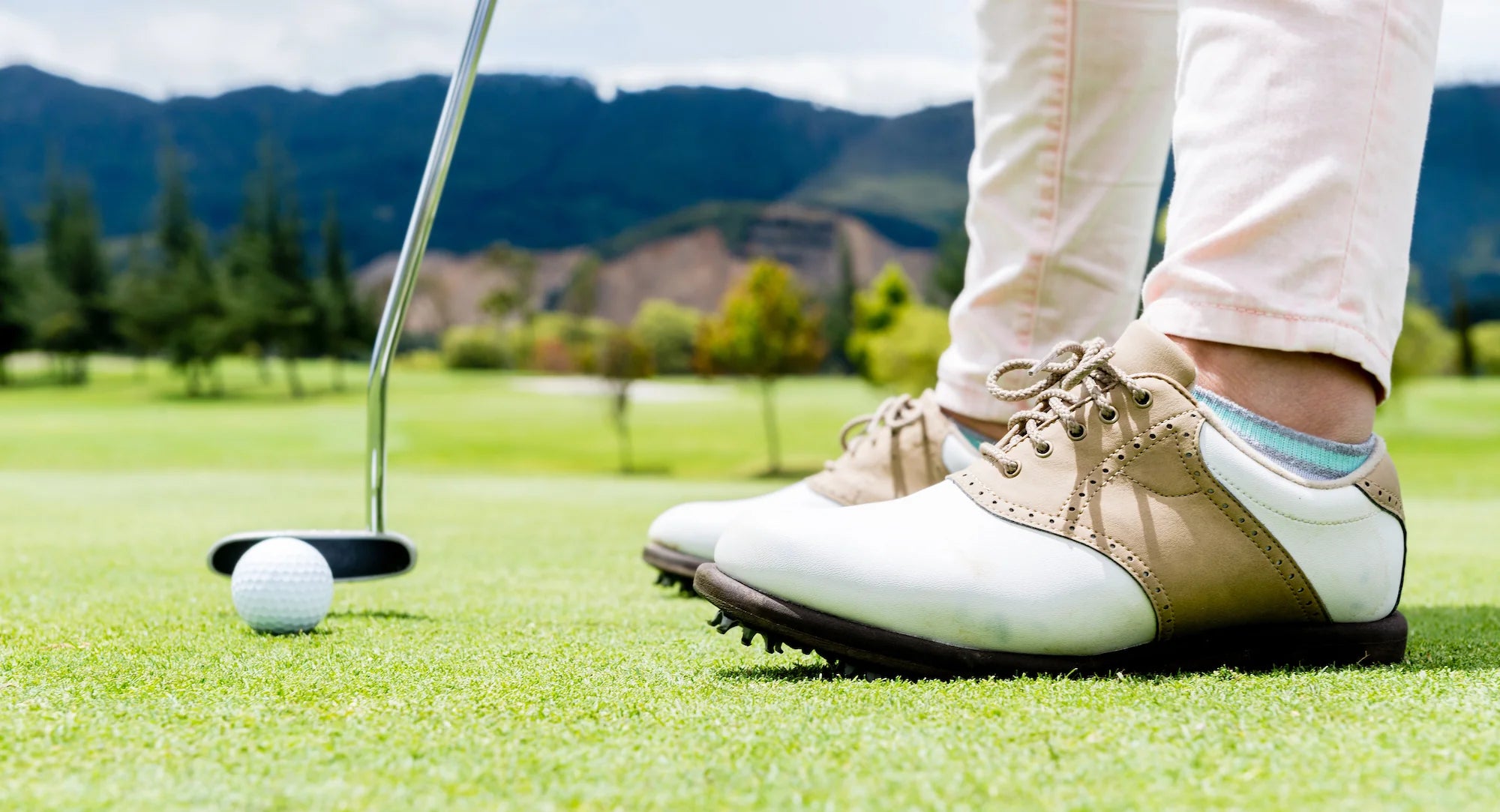 write a blog about The Benefits of a Leather Golf Shoe