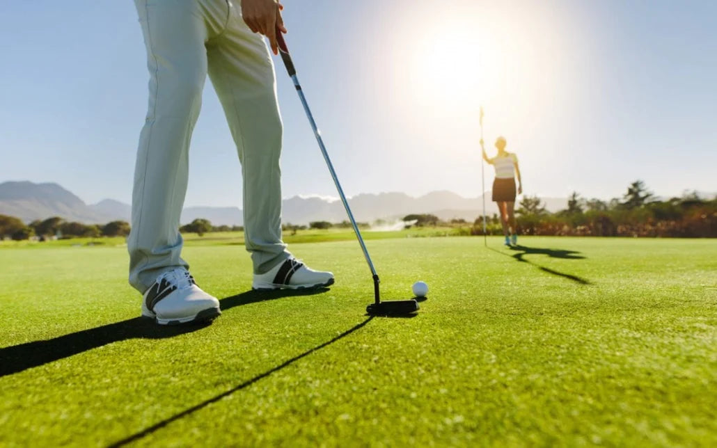 write a blog about The Benefits of a Lightweight Golf Shoe