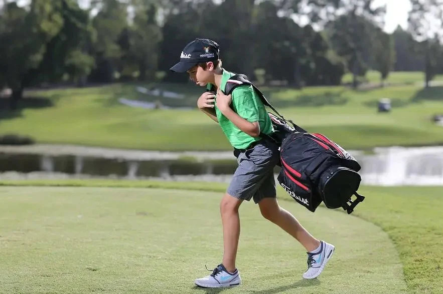 write a blog about The Best Golf Bags for Junior Golfers