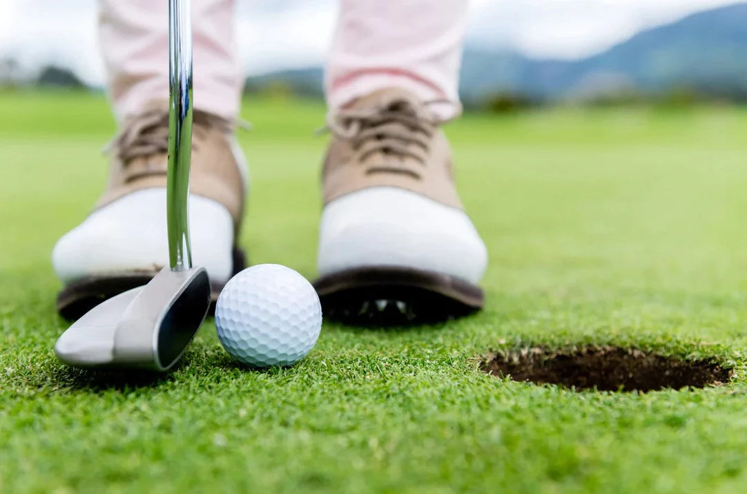 write a blog about The Best Golf Shoes for Flat Feet