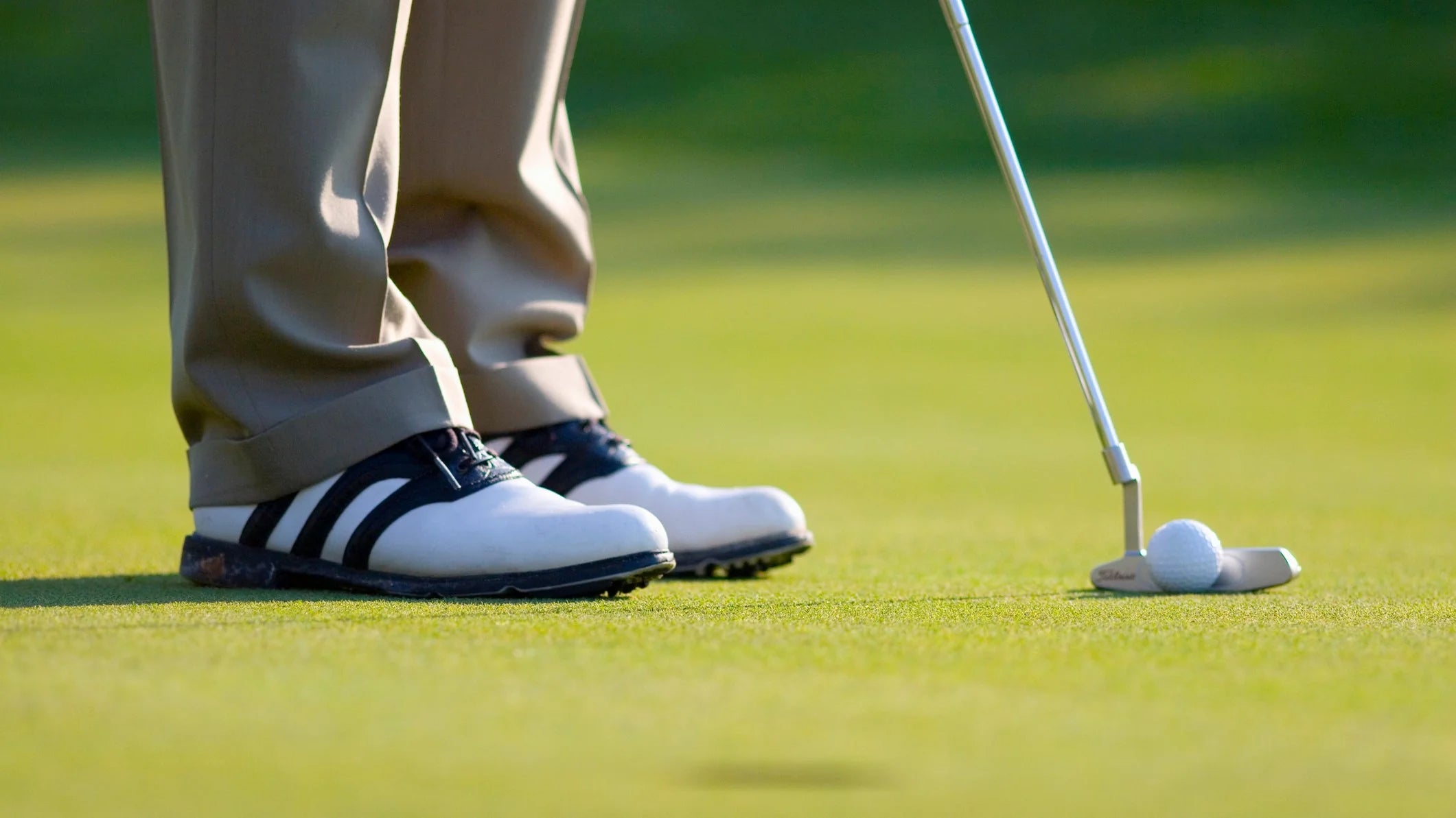 write a blog about The Top 10 Golf Shoes of the Year