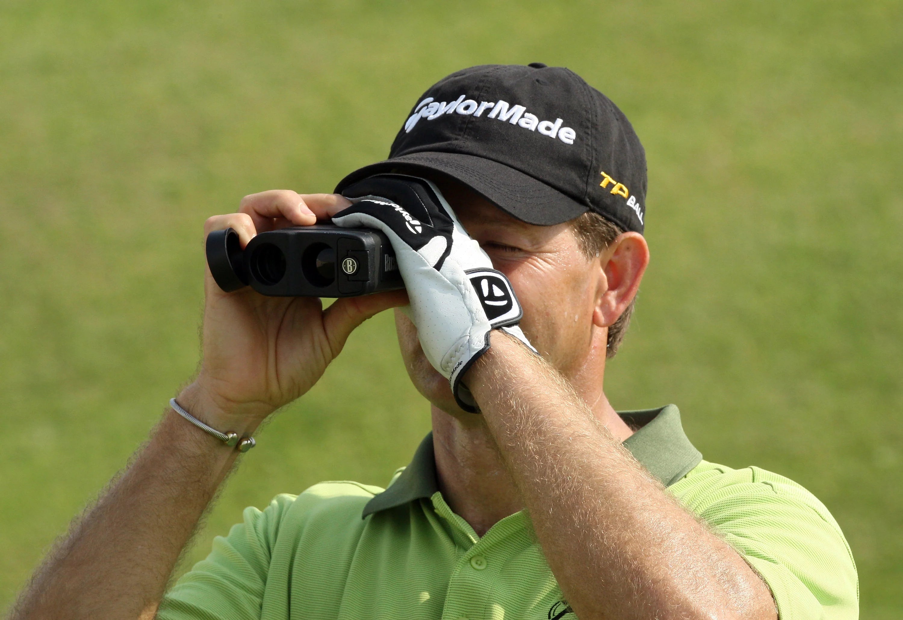 The benefits of using a golf rangefinder on the course